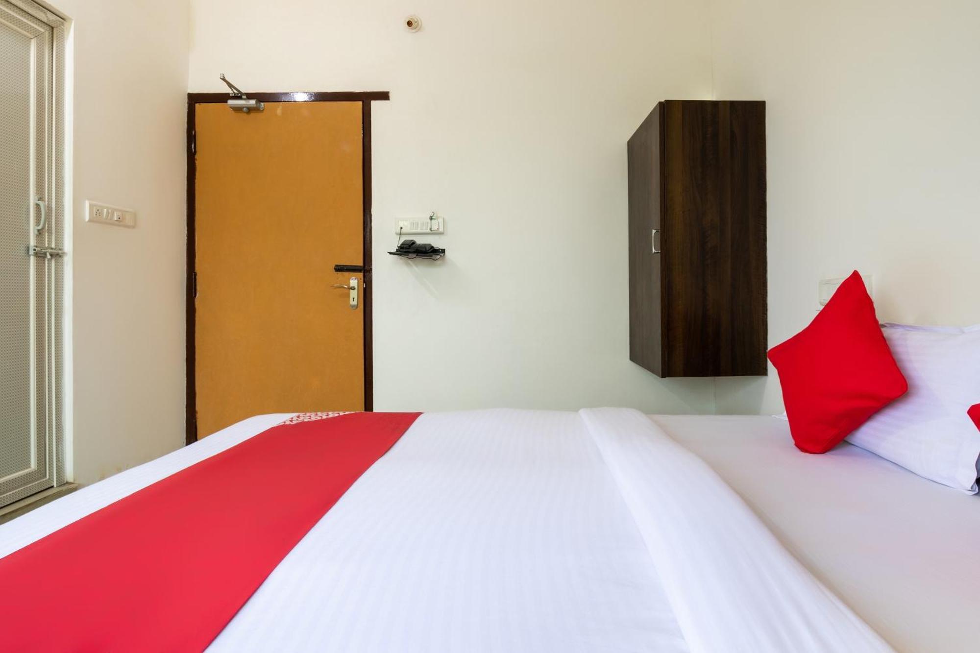 Oyo Splenor Inn Kammasandra Extérieur photo